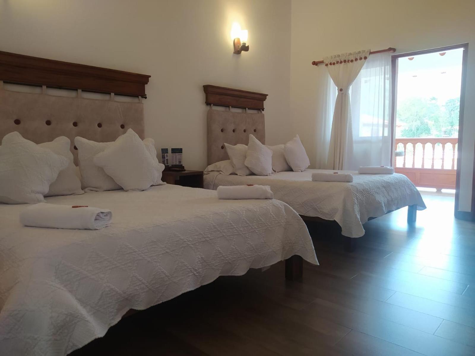 Hotel Las Palmas Вилья-де-Лейва Экстерьер фото