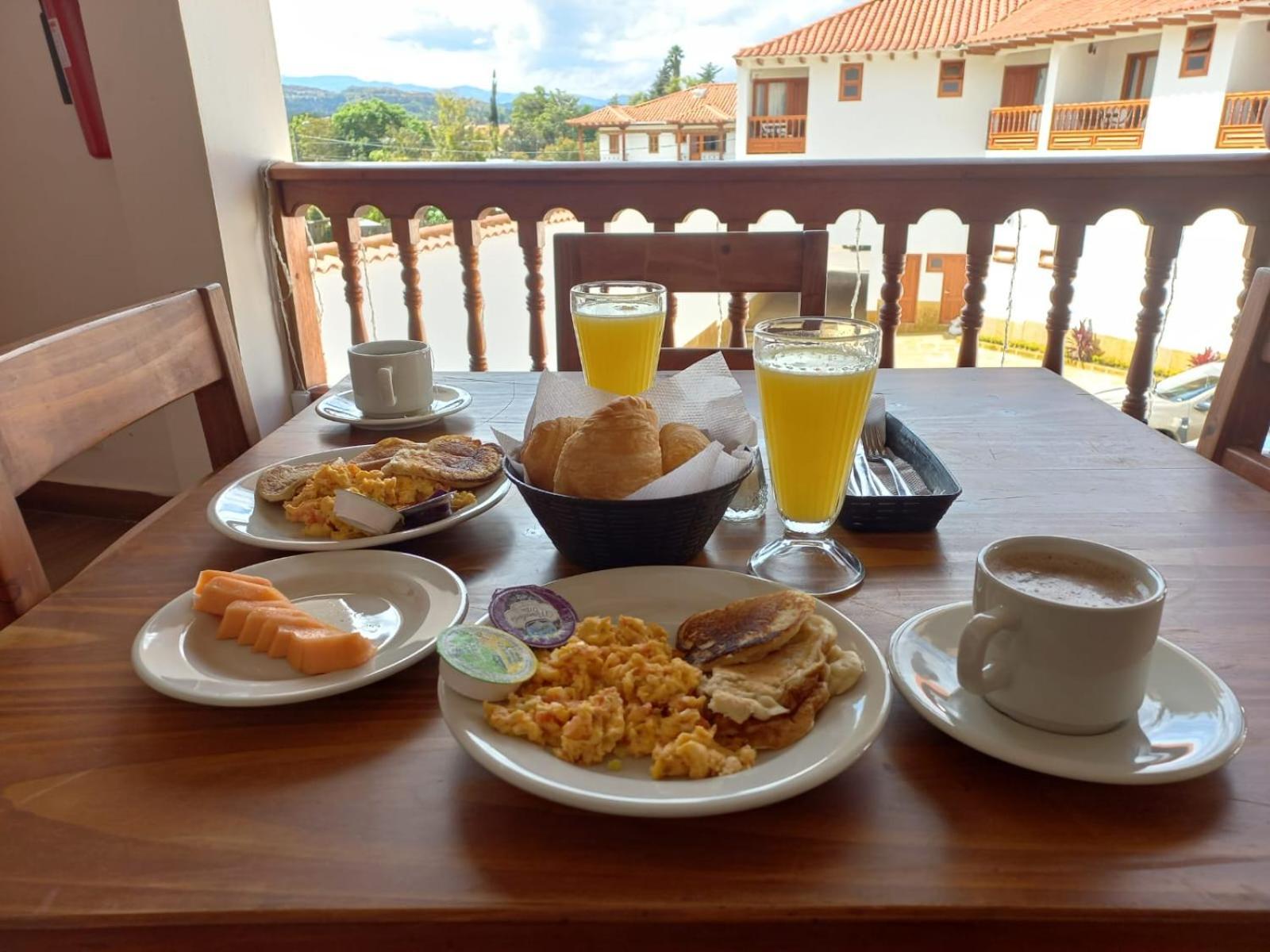 Hotel Las Palmas Вилья-де-Лейва Экстерьер фото